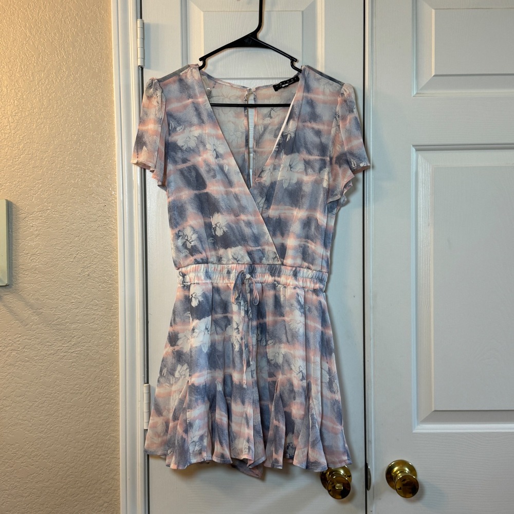 Cute Trixxi Women's Pink & Gray Stripe Floral Ruffled Romper Sz S, Elastic Waist